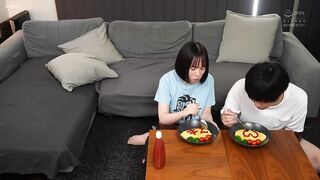 EBWH-101 [中文字幕] 第一次交的女朋友脱掉衣服之后从外观无法想像的美白美巨乳 -如月里依纱(如月りいさ)