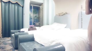 【赵总寻花】极品温柔甜美学生妹兼职外围，后入猛插！好身材大长腿清纯与风骚并存