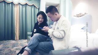 【赵总寻花】长相清纯的良家丰满小姐姐，没想到吃起鸡巴来那么骚，