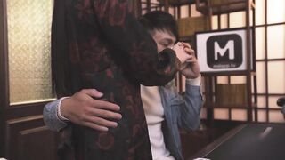 MD0112 私人麻将馆的打工小妹 - 艾秋