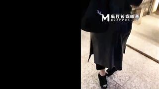 【兔子先生-TZ-103】真希波【酒醉姐姐捡回家EP4 寂寞OL深夜谈心】麻豆代理，高清1080P原版首发【TZ-103】