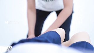 【长治传媒CZ-0004】麻豆代理-夏雨荷【尾行凌辱女学生】无助的她只能偷偷哭泣，高清1080P原版首发【CZ-0004】