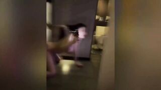 台湾自拍 骚妻把情夫帶到家中激情啪啪 抓著頭髮疯狂后入内射