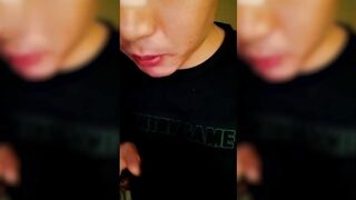 乱伦系列，撩起阿姨豹纹短裙，扒开丝袜解开内裤，厨房后入大肥臀