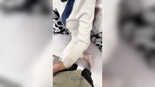 妇女节姐姐放假回来在全家福下把她绑起来操，人前的气质女神此刻就是条发情的狗，连射两次狂操一小时，床单全给我喷湿了