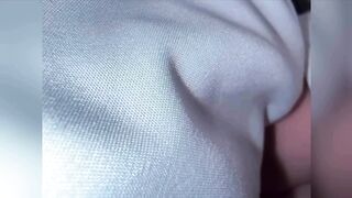 最新乱伦-家有迷人小嫂子 在客厅背着哥哥操他的老婆，和寂寞小嫂子做爱真开心