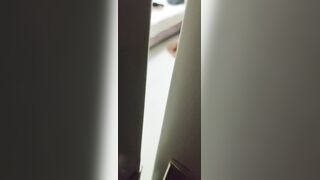 用一套衣服，换妹妹给我解决生理需求，你们觉得值吗？
