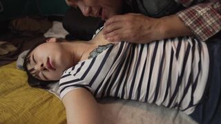 JUR-542 [中文字幕] 独家第二版！若妻沉溺于中年男的本格NTR 町内露营NTR 人妻帐篷里被多P冲击寝取的震撼影像~ 沙月芽衣