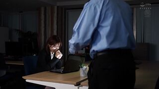 JUR-413 无码破解 深夜在办丕室中 与保全一起加班密着做爱 小岛南