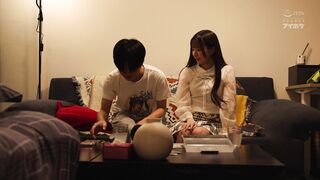 IPZZ-709 作为偶像的忠实铁粉，在她隐退后竟收到私人邀约。被禁爱令束缚三年的她，展现出炽热缠绵的爱意，与我共度了两天亲密时光-佐々木さき