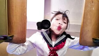 MISM-442 [中文字幕] 让喉咙深处充满污秽的液体吧！把那些恶臭的脏液全部喝下去！新鲜挤出的污液有13毫升！还有580毫升的尿液哦 - 二葉エマ