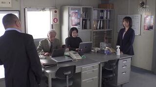 SAME-242 [中文字幕] 无意中对惹出暴力事件的学生动了手 结果被他的政客父亲要挟 即使求救也无人伸出援手 我只能屈服于权势 沦为接受任何要求的性奴隶 三宫椿