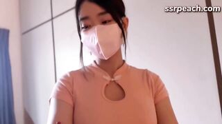 极为严格的女书法老师，对她懒散的学生，采取另类的教育方式