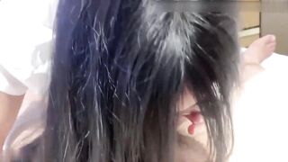 巨骚戴眼镜的萌妹超级反差约到房间开始无套内射！