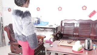 【星空传媒】星空回家过年七部曲【回家的诱惑EP3】大嫂造娃进行时，高清720P原版首发【XK8108】