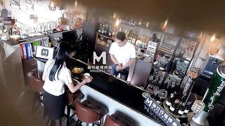 【麻豆传媒】林芊彤【淫欲餐酒館】针孔直视同僚激情性爱？高清720P原版首发【MDWP-0007】