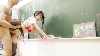 【抖阴学院】皇家华人女优-小夜夜【第2期丝袜大作战-下集】，高清720P原版首发【第2期】