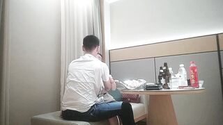 【老马车行】良家少妇，第一次见面，吃饱喝足操逼，肉感大肥臀骑乘