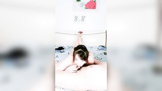 骚逼大白兔，第一炮口交深喉吸取精液，满满一嘴溢出来全滴小哥鸡巴上啦，二炮舔一会就硬了继续猛操！高潮不断！