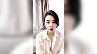超级高颜值的气质豪乳女友【裸舞篇】和小鲜肉男友啪啪大秀口爆 白衣巨乳太诱人了