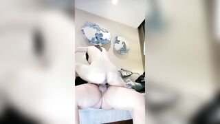 超薄极透开档肉丝，女上位全自动榨汁小能手，无比湿滑嫩穴，肉棒裹满湿漉漉的淫汁，魂魄随抽刺升天