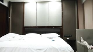【冒险王探花】23岁小空姐，175大长腿，风情万种肤白如玉，艳舞妖娆勾魂摄魄，极品尤物