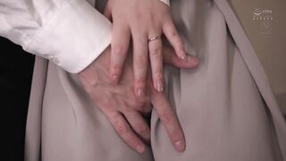 JUR-668 [中文字幕] 我平时不会做这种事平时严肃认真的科长里穗喝醉后竟然完全变了个人只有我知道我那拥有G罩杯的已婚女上司的激情婚外情和无保护性行为 #宍戸里帆